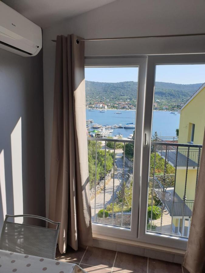 Apartments Zdenka Vinišće Extérieur photo