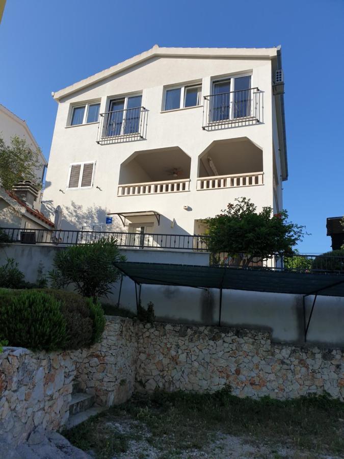 Apartments Zdenka Vinišće Extérieur photo